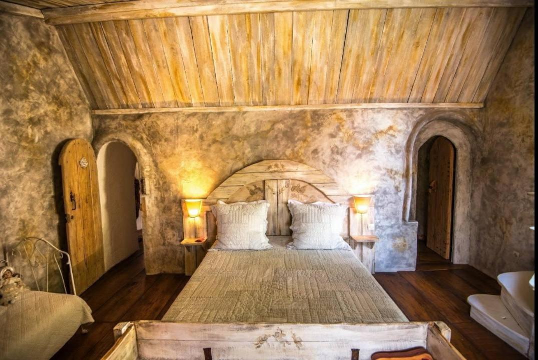 La Medievale Du Luberon Roussillon en Isere Exterior foto